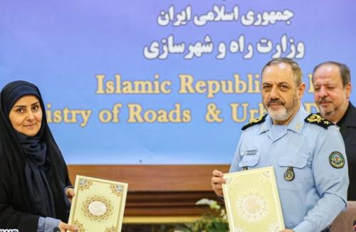 امضا تفاهمنامه همکاری وزارتخانه های راه و شهرسازی و وزارت دفاع
