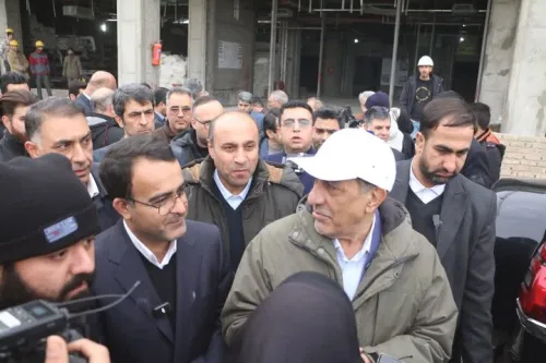 بازدید معاون اجرایی رئیس جمهوری و استاندار تهران از بیمارستان مفتح ورامین