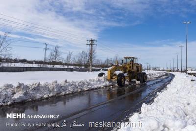 بارش برف راه 220 روستا را مسدود كرد