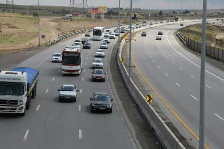 وزارت راه باید به راههای استان قزوین نگاه ملی داشته باشد