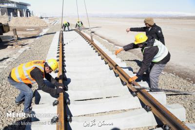 آغاز بازسازی خطوط ریلی راه آهن یزد-كرمان بعد از ۳۰ سال